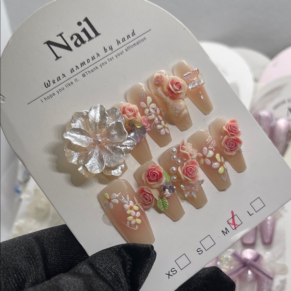 M size floral custom nail set